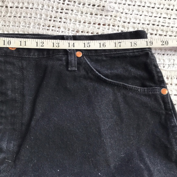 Wrangler Men’s 38x32 Black Denim Straight Leg Jeans - Picture 7 of 10